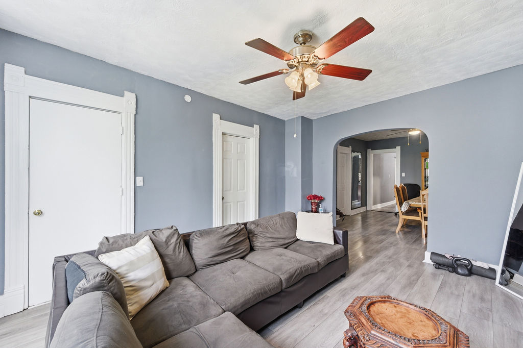 6433 South Aberdeen Street Chicago, IL 60621 - Photo 3 of 40