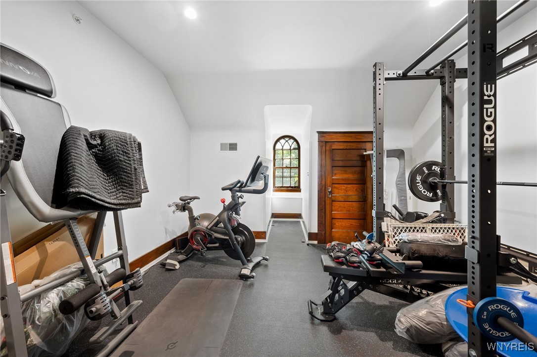 331 Depew Avenue Buffalo, NY 14214 - Photo 32 of 49