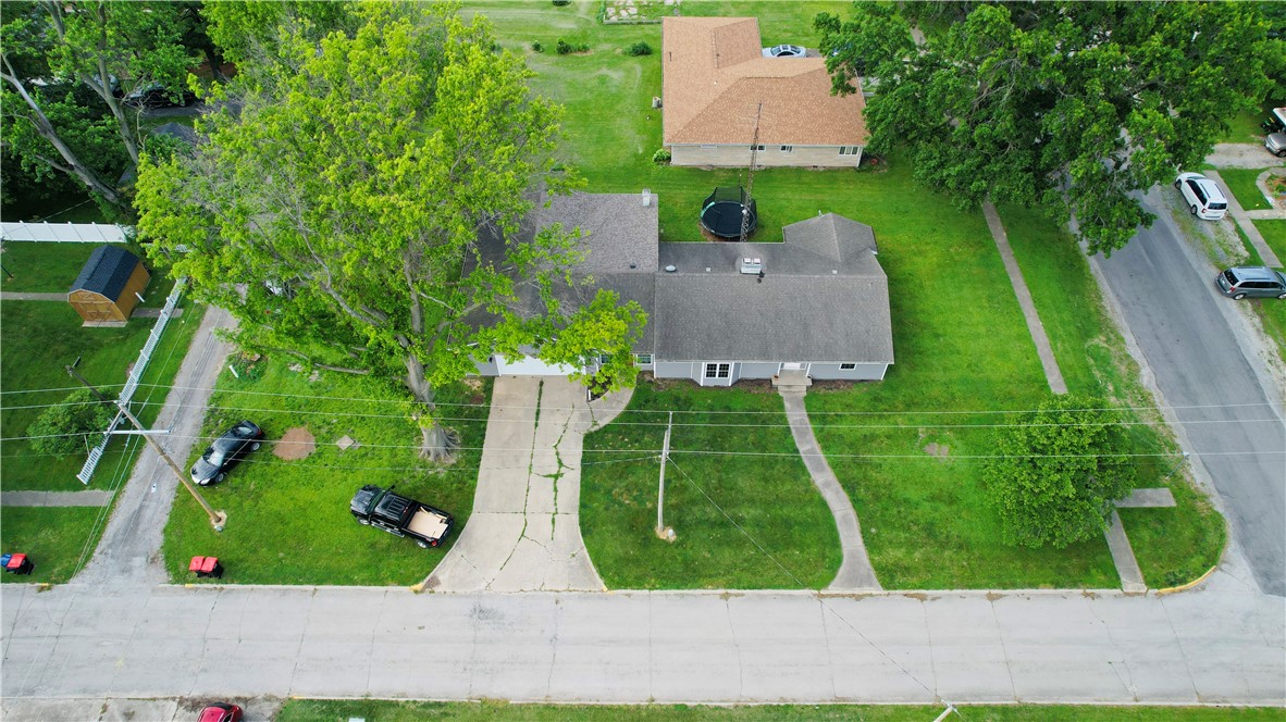 202 West 3rd Street Assumption, IL 62510 - Photo 4 of 32
