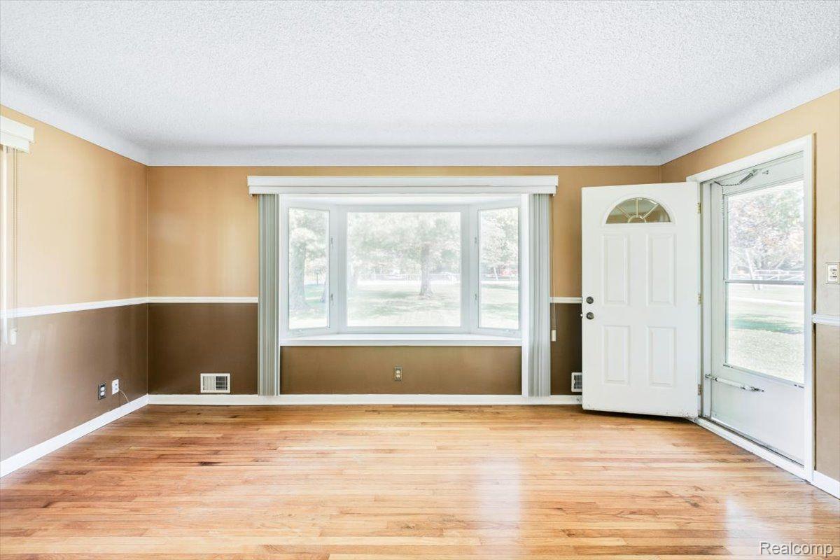 10249 Lindsey Road Casco, MI 48064 - Photo 18 of 35 Gallery Image 18