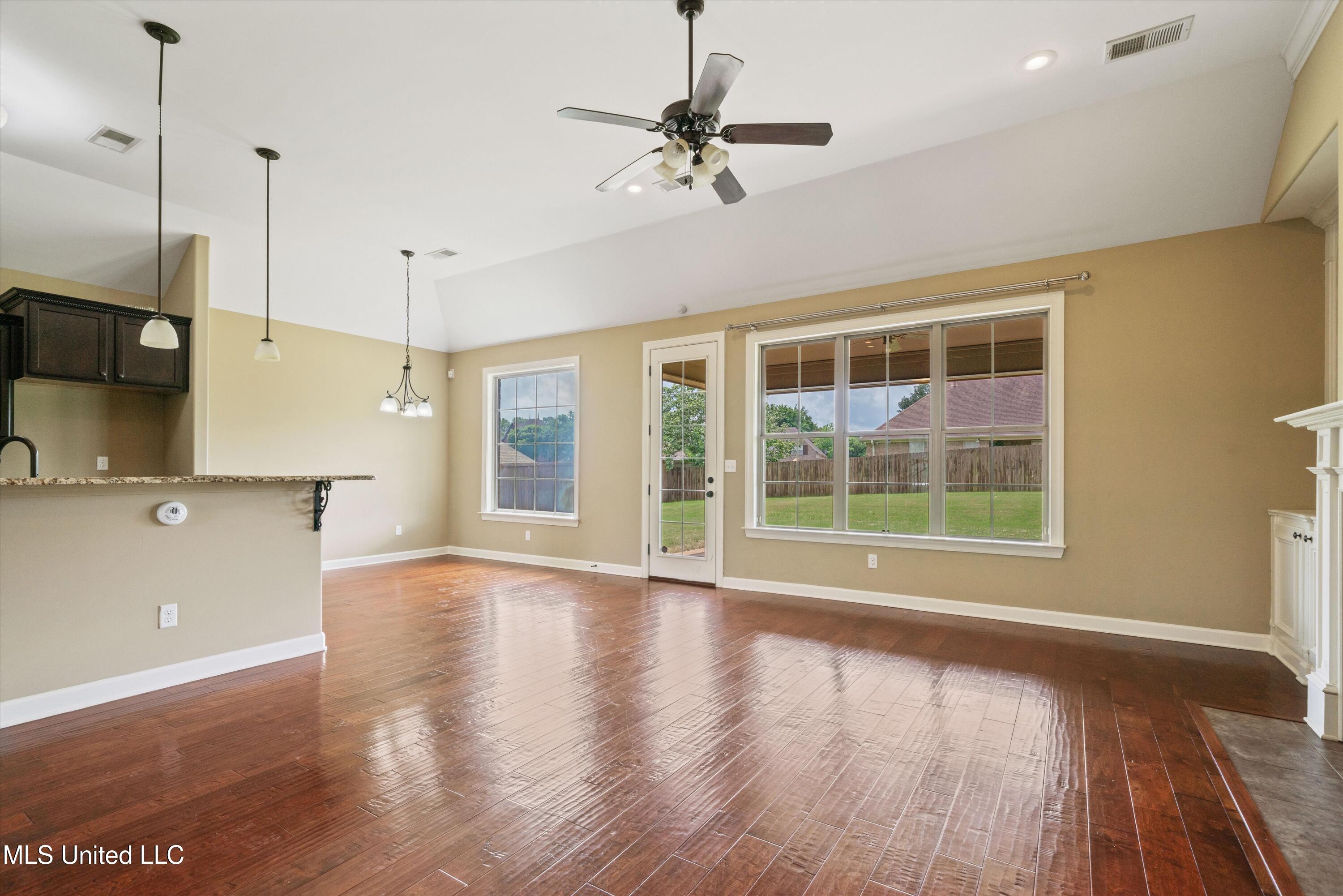 4913 Deer Run Road Olive Branch, MS 38654 - Photo 6 of 26 06-4913 Deer Run Rd-6