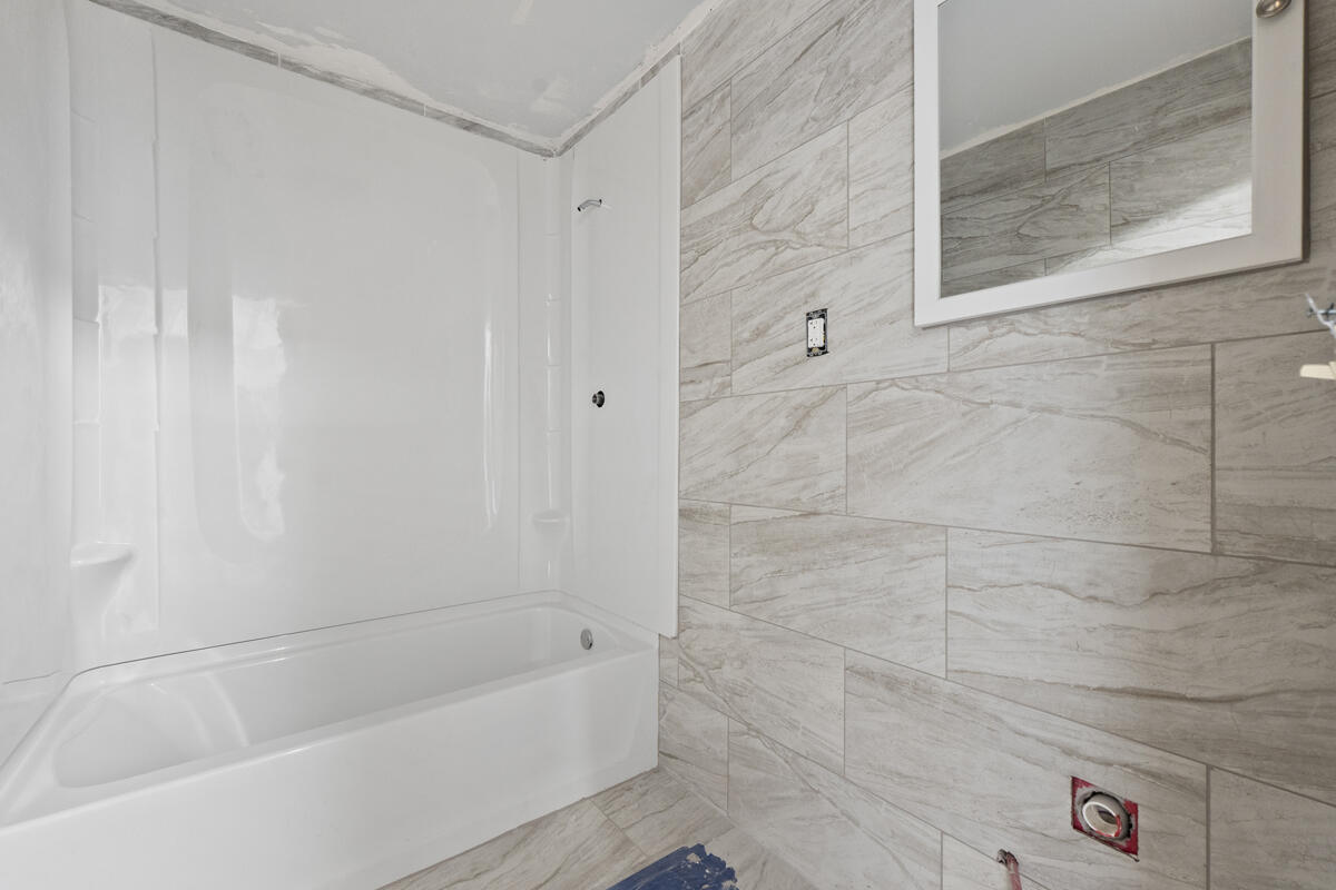 3089 Chattanooga Valley Road Flintstone, GA 30725 - Photo 7 of 29 Hall Bathroom