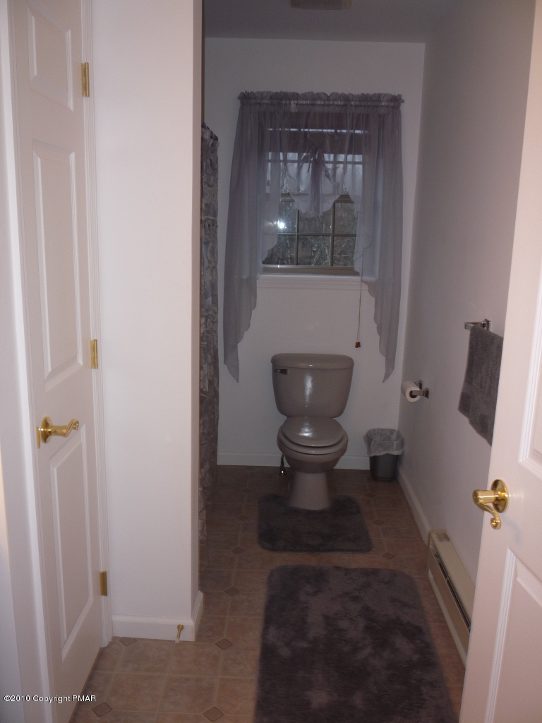 85 Buck Hill Road Blakeslee, PA 18610 - Photo 8 of 36 Bathroom 1st floor