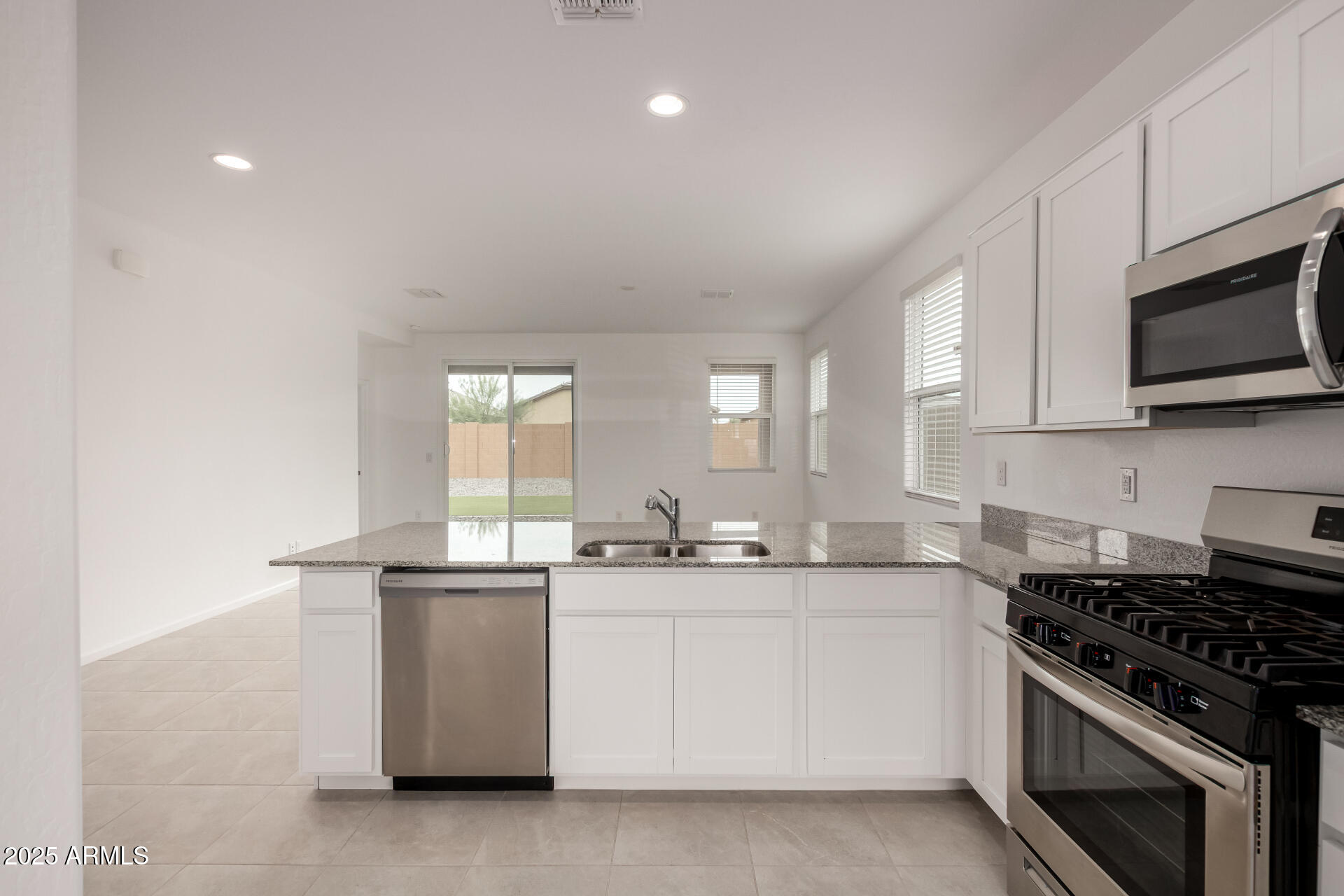 3048 East Riding Boot Way San Tan Valley, AZ 85140 - Photo 7 of 20 Kitchen 3