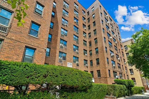 $375,000 | 2835 Webb Avenue, Unit 6C | Kingsbridge Heights