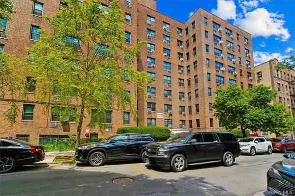 $375,000 | 2835 Webb Avenue, Unit 6C | Kingsbridge Heights