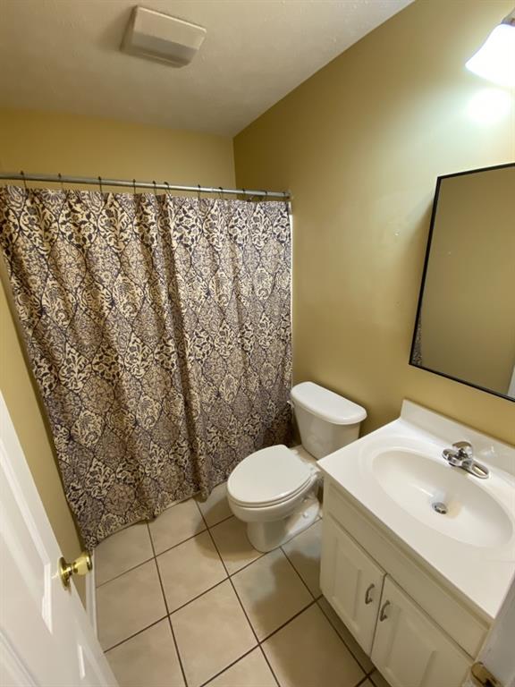 277 Harper Lane Royston, GA 30662 - Photo 28 of 42 a bathroom with a sink toilet and shower