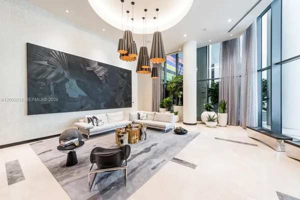 $6,500 | 45 Southwest 9th Street, Unit 4006, Miami, FL 33130