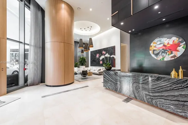 $6,500 | 45 Southwest 9th Street, Unit 4006, Miami, FL 33130