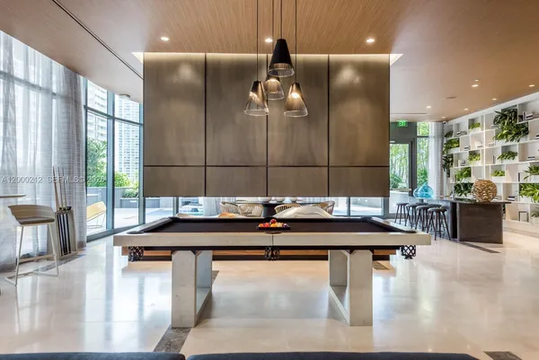 $6,500 | 45 Southwest 9th Street, Unit 4006, Miami, FL 33130