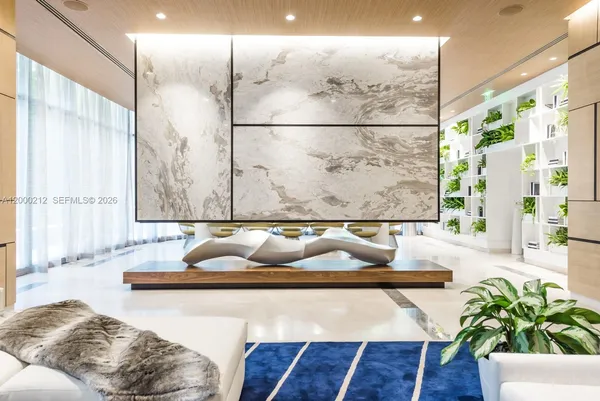 $6,500 | 45 Southwest 9th Street, Unit 4006, Miami, FL 33130