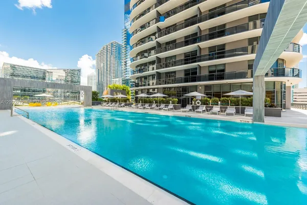 $6,500 | 45 Southwest 9th Street, Unit 4006, Miami, FL 33130