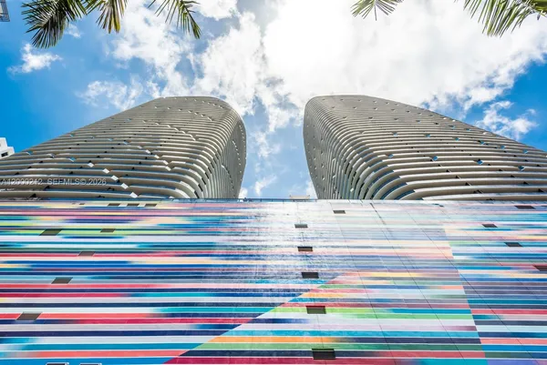 $6,500 | 45 Southwest 9th Street, Unit 4006, Miami, FL 33130