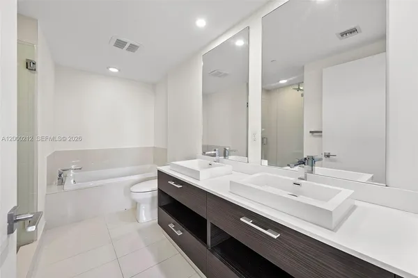 $6,500 | 45 Southwest 9th Street, Unit 4006, Miami, FL 33130