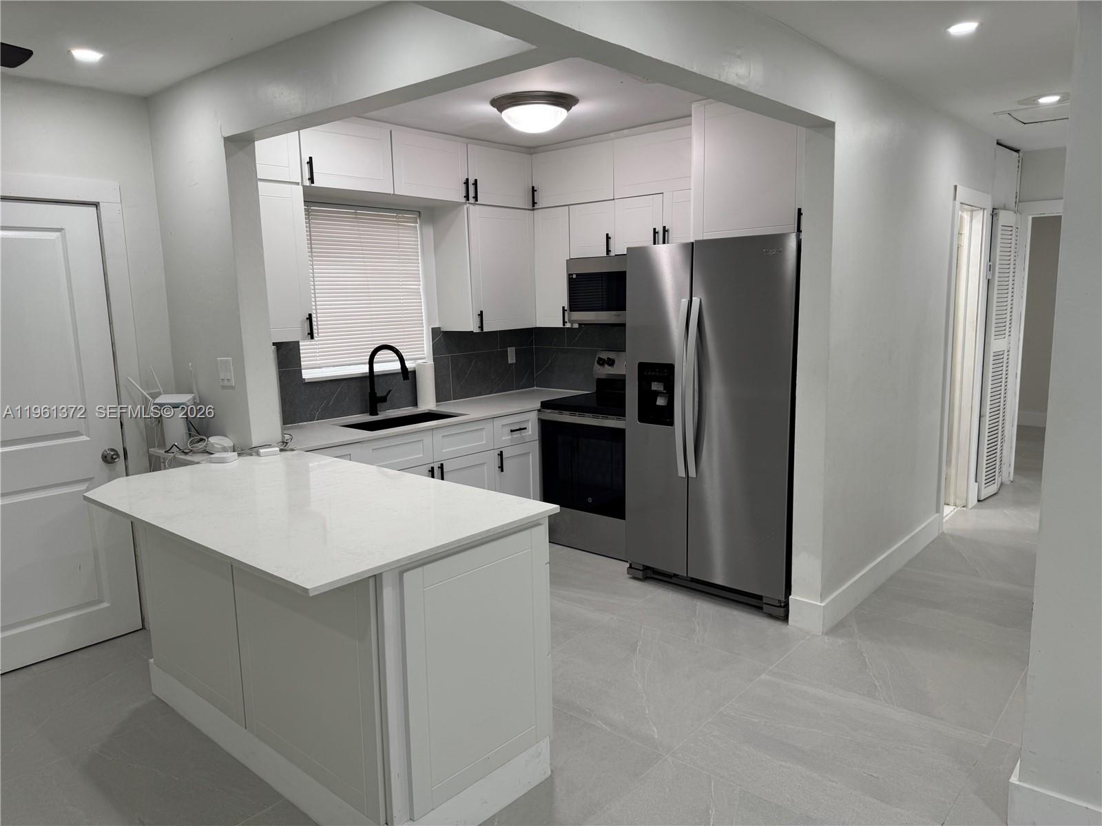 10245 Southwest 37th Terrace Miami, FL 33165 - Photo 6 of 22