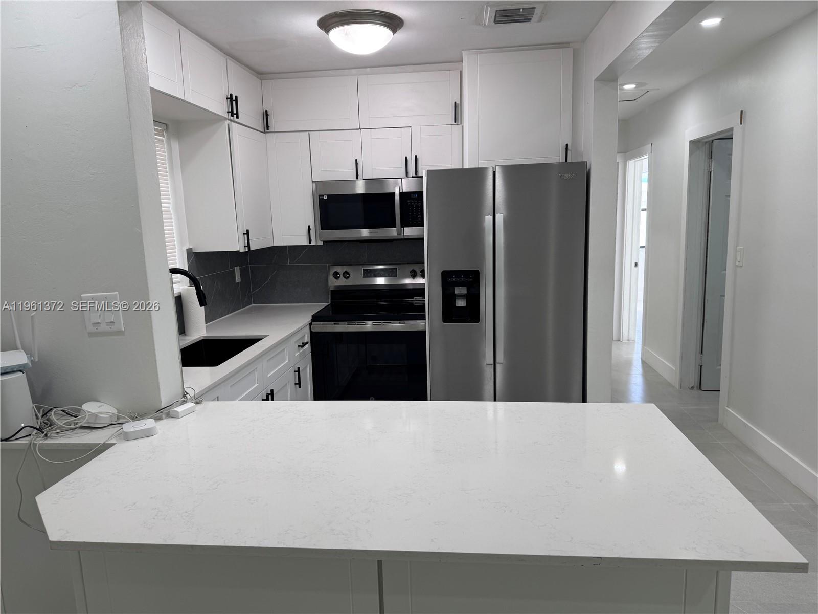 10245 Southwest 37th Terrace Miami, FL 33165 - Photo 8 of 22