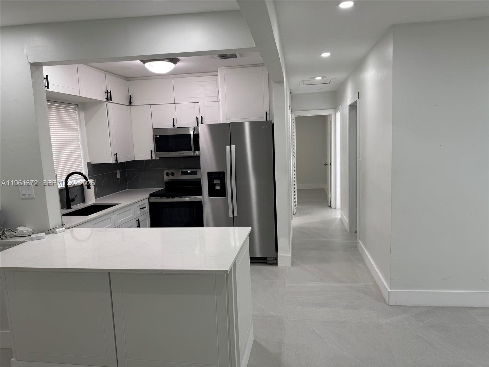 10245 Southwest 37th Terrace Miami, FL 33165 - Photo 9 of 22