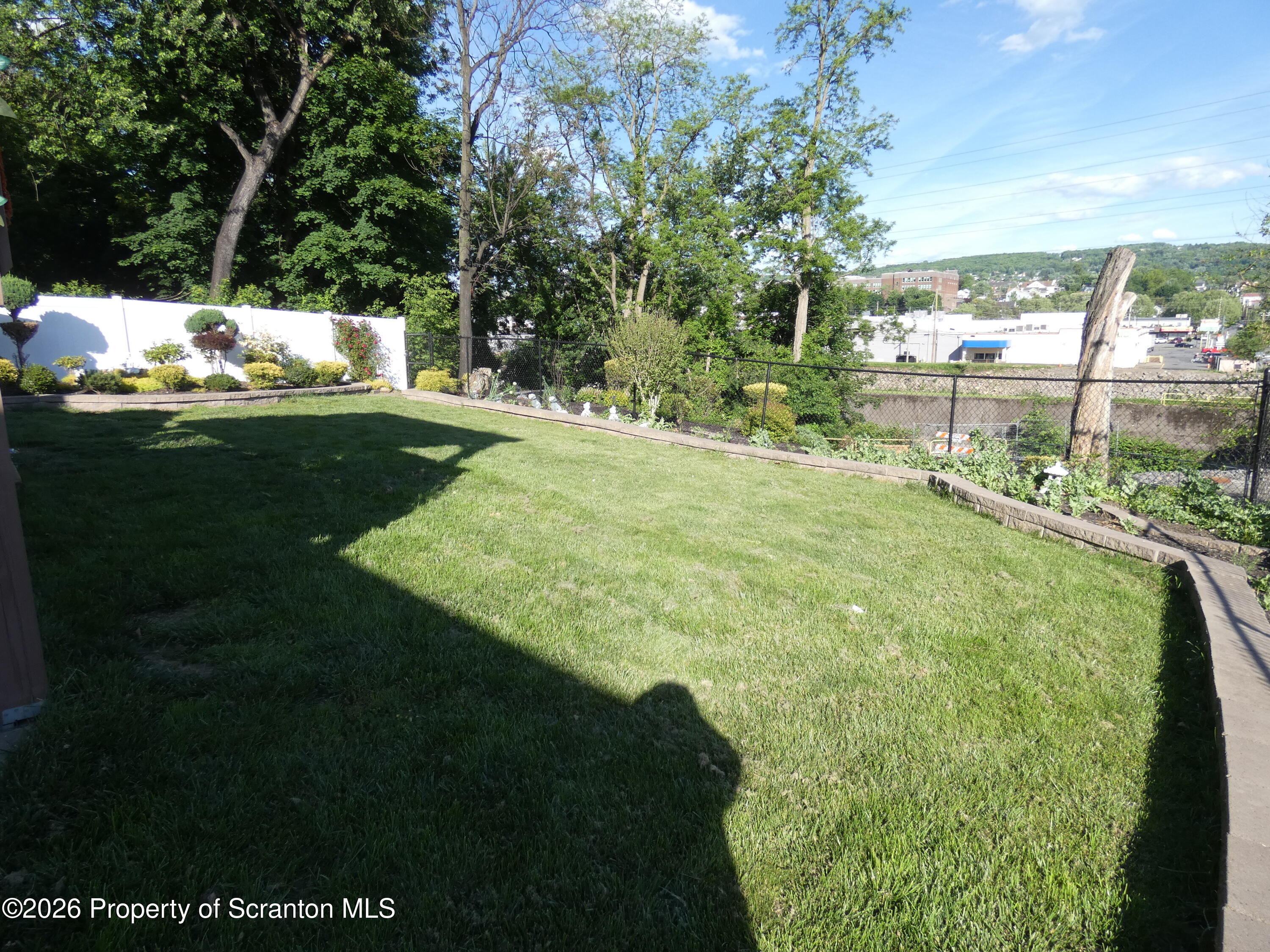607 3rd Avenue, Unit LOWER LEVEL) Scranton, PA 18505 - Photo 43 of 45 P1040275
