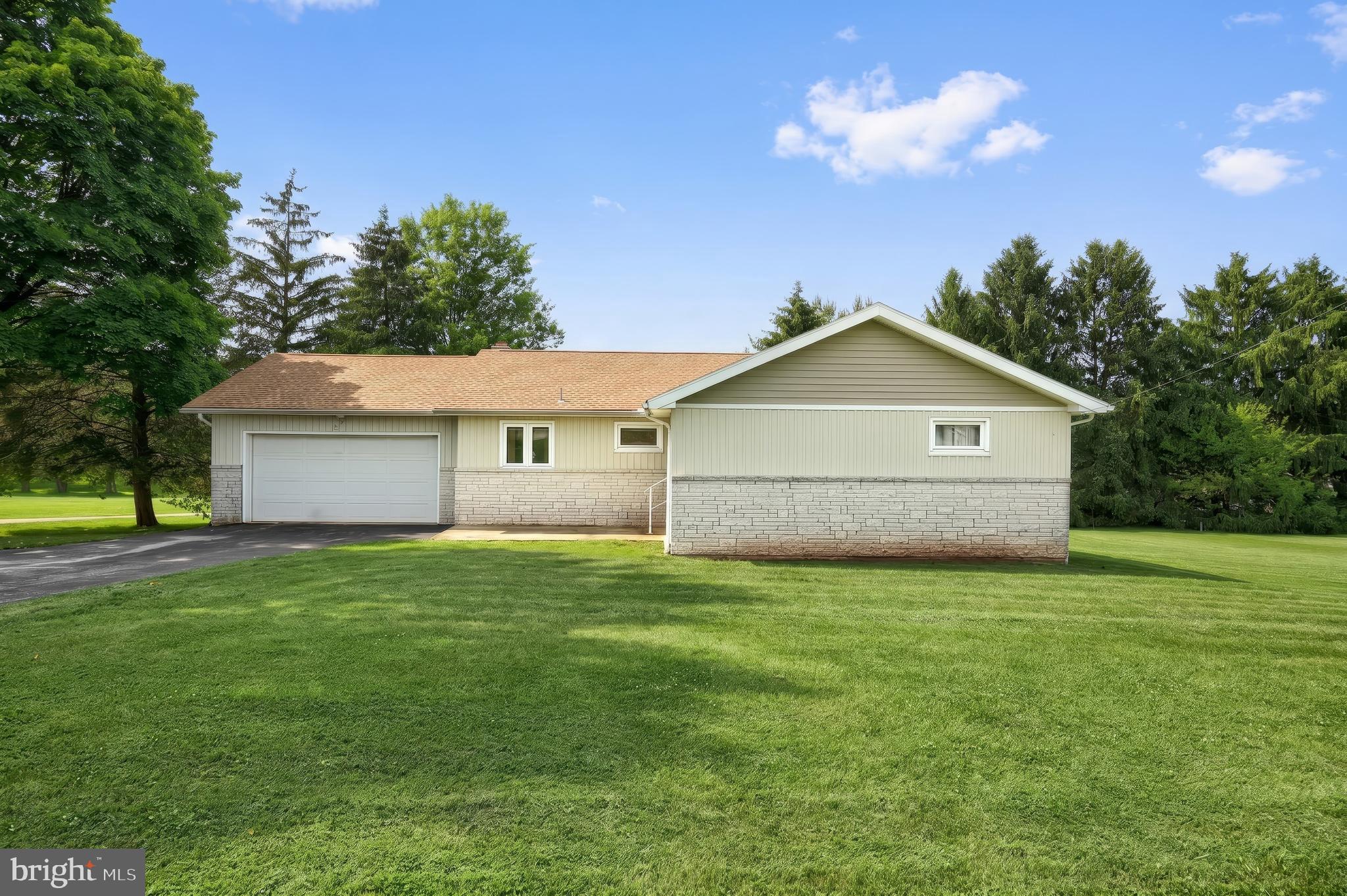 2071 Palomino Road Dover, PA 17315 - Photo 3 of 30