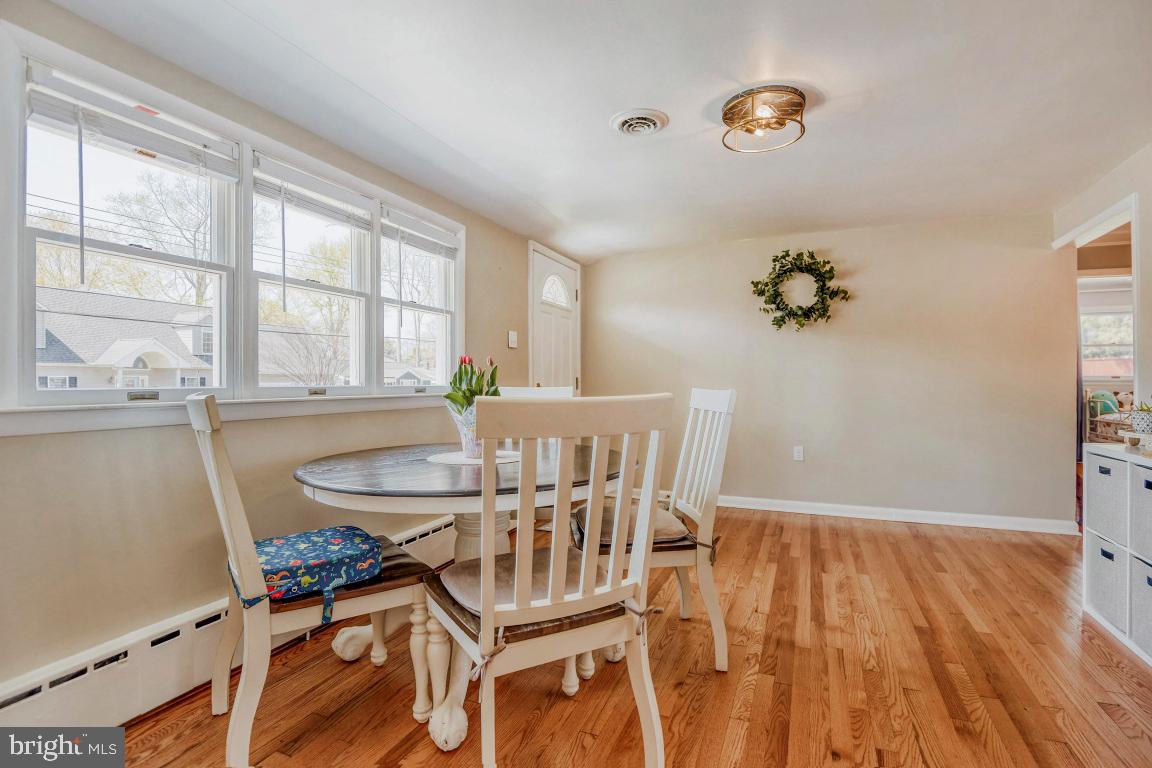 1715 Tacoma Road Edgewater, MD 21037 - Photo 12 of 31 Dining Room