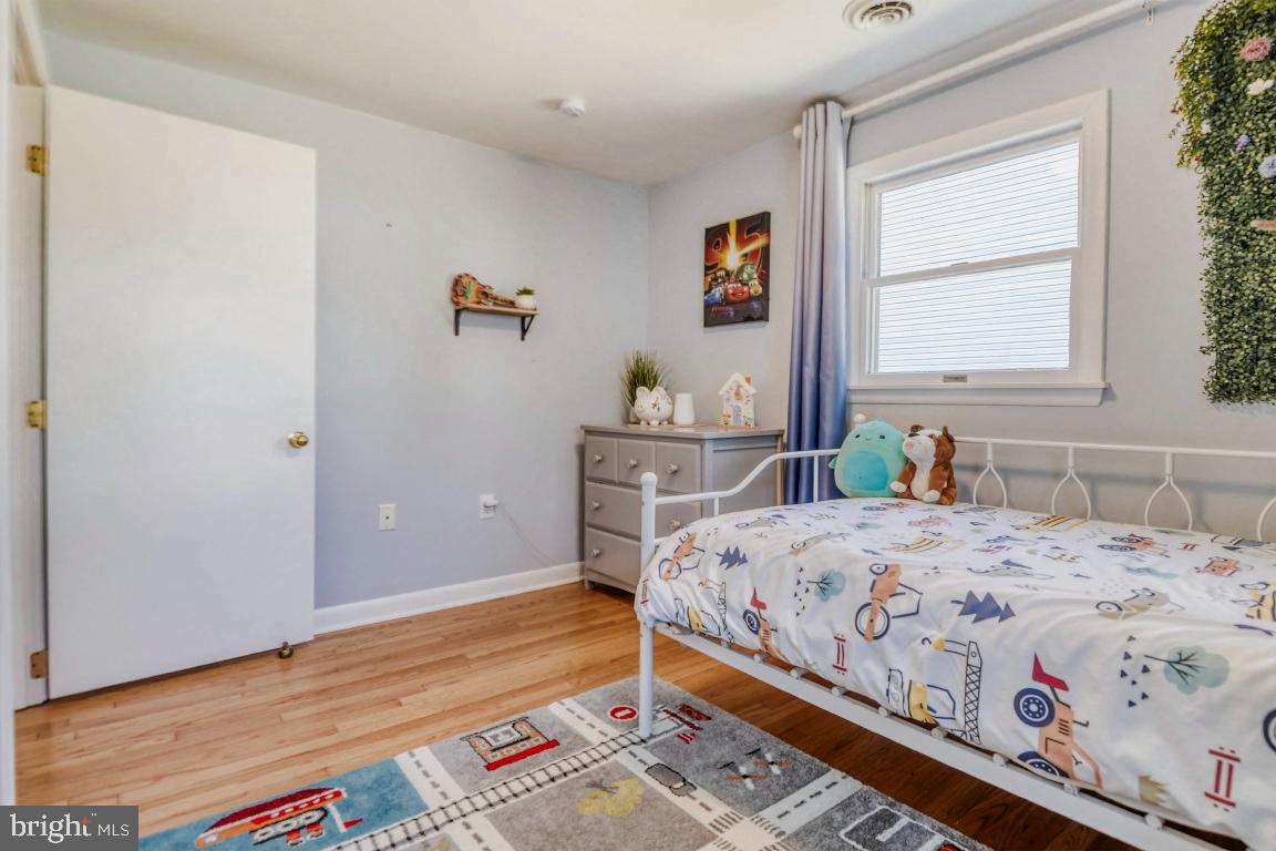 1715 Tacoma Road Edgewater, MD 21037 - Photo 17 of 31 Second Bedroom