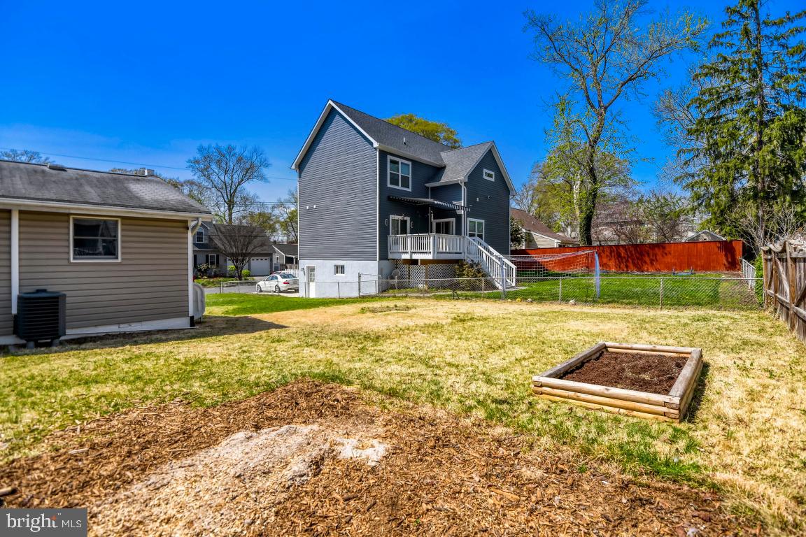 1715 Tacoma Road Edgewater, MD 21037 - Photo 24 of 31 Garden Area and Large Side Yard