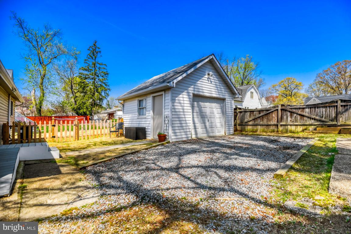 1715 Tacoma Road Edgewater, MD 21037 - Photo 25 of 31 Ample Parking