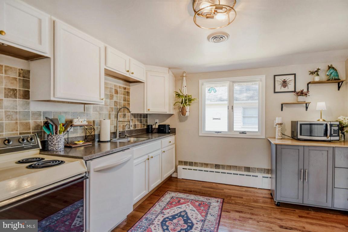 1715 Tacoma Road Edgewater, MD 21037 - Photo 6 of 31 Eat in Kitchen