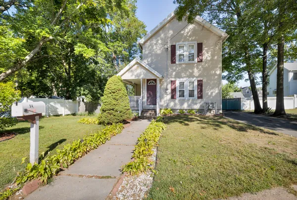 $274,900 | 94 Larrabee Street, East Hartford, CT 06108