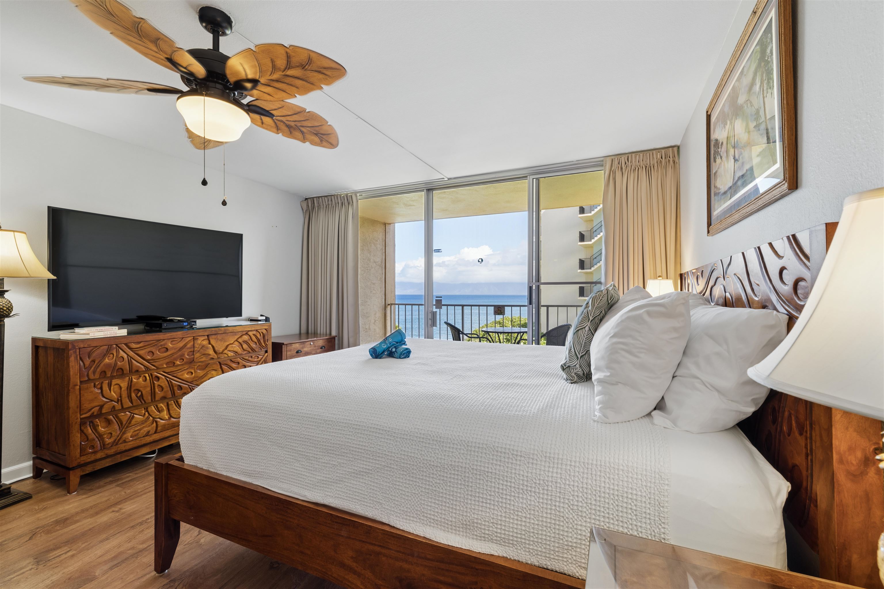 4365 Lower Honoapiilani Road, Unit 404 Lahaina, HI 96761 - Photo 4 of 22 Gallery Image 4