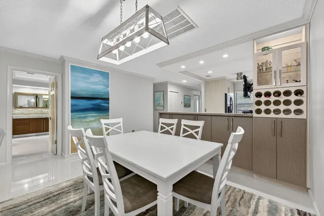 $319,995 | 8450 Casa Del Lago, Unit J, Boca Raton, FL 33433