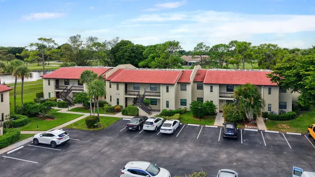 $319,995 | 8450 Casa Del Lago, Unit J, Boca Raton, FL 33433