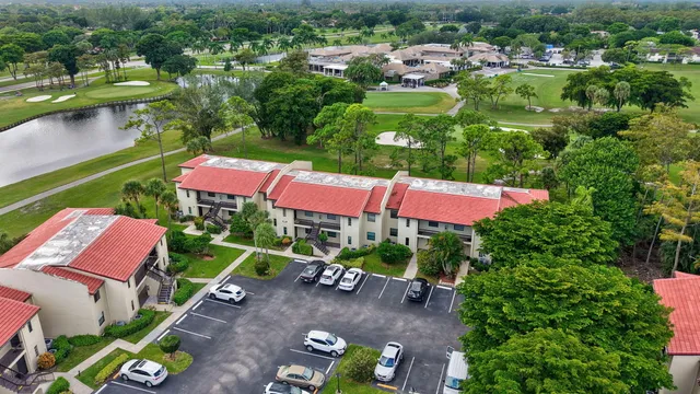 $319,995 | 8450 Casa Del Lago, Unit J, Boca Raton, FL 33433