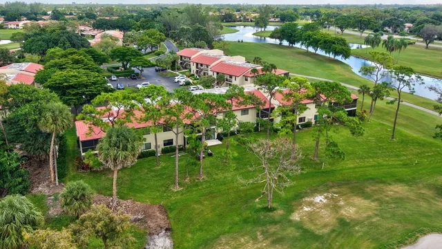$319,995 | 8450 Casa Del Lago, Unit J, Boca Raton, FL 33433
