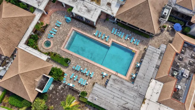 $319,995 | 8450 Casa Del Lago, Unit J, Boca Raton, FL 33433