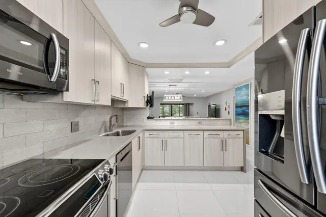 $319,995 | 8450 Casa Del Lago, Unit J, Boca Raton, FL 33433