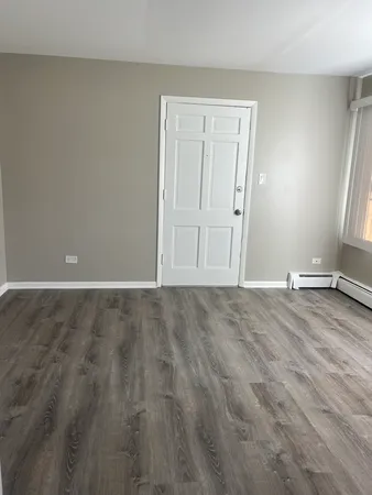 $1,500 | 7831 Roberts Road, Unit 4, Bridgeview, IL 60455