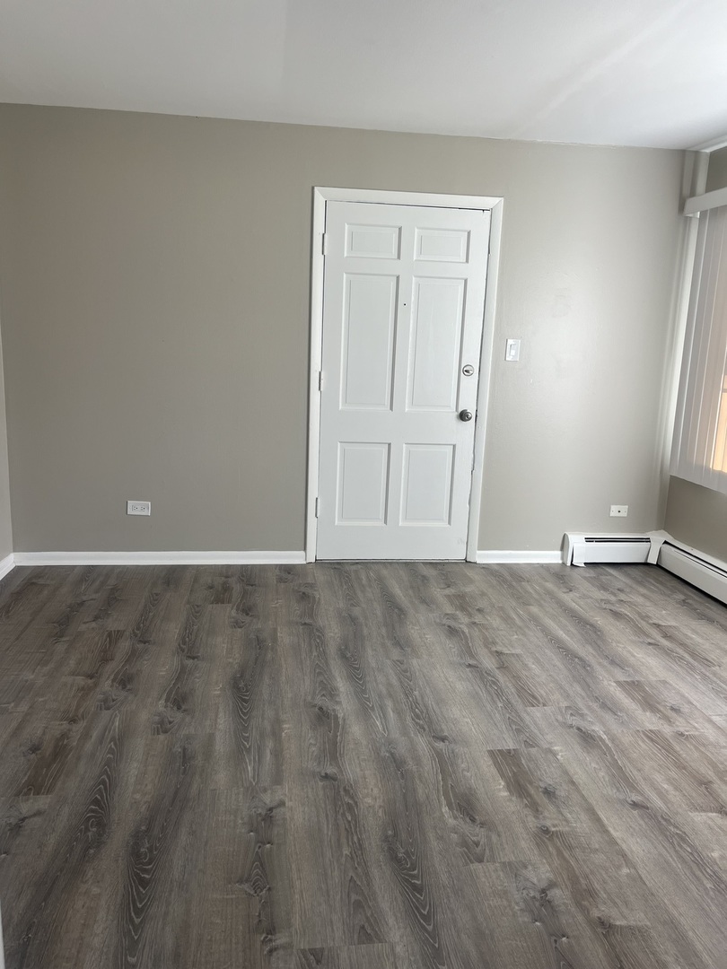 7831 Roberts Road, Unit 4 Bridgeview, IL 60455 - Photo 2 of 9