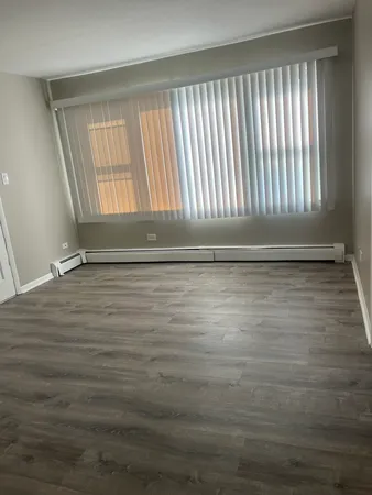 $1,500 | 7831 Roberts Road, Unit 4, Bridgeview, IL 60455