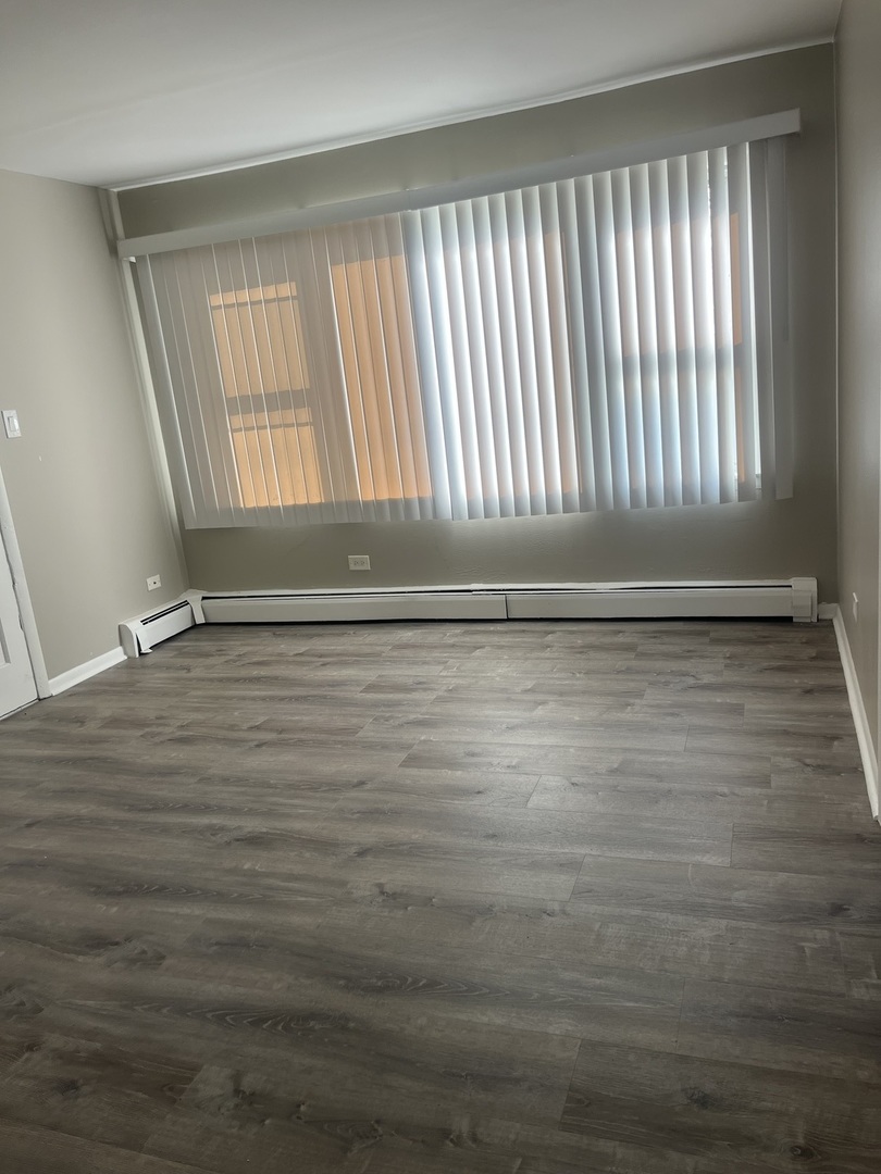 7831 Roberts Road, Unit 4 Bridgeview, IL 60455 - Photo 3 of 9