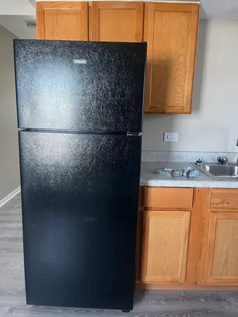 $1,500 | 7831 Roberts Road, Unit 4, Bridgeview, IL 60455