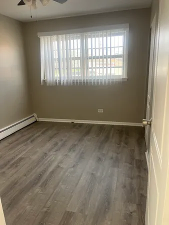 $1,500 | 7831 Roberts Road, Unit 4, Bridgeview, IL 60455