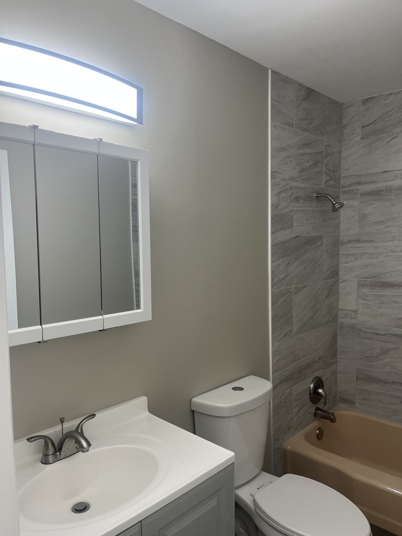 7831 Roberts Road, Unit 4 Bridgeview, IL 60455 - Photo 9 of 9