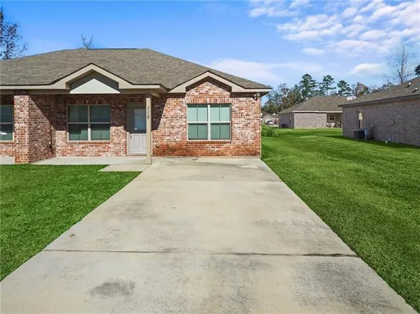 $1,250 | 115 Village Oaks Boulevard, Ponchatoula, LA 70454