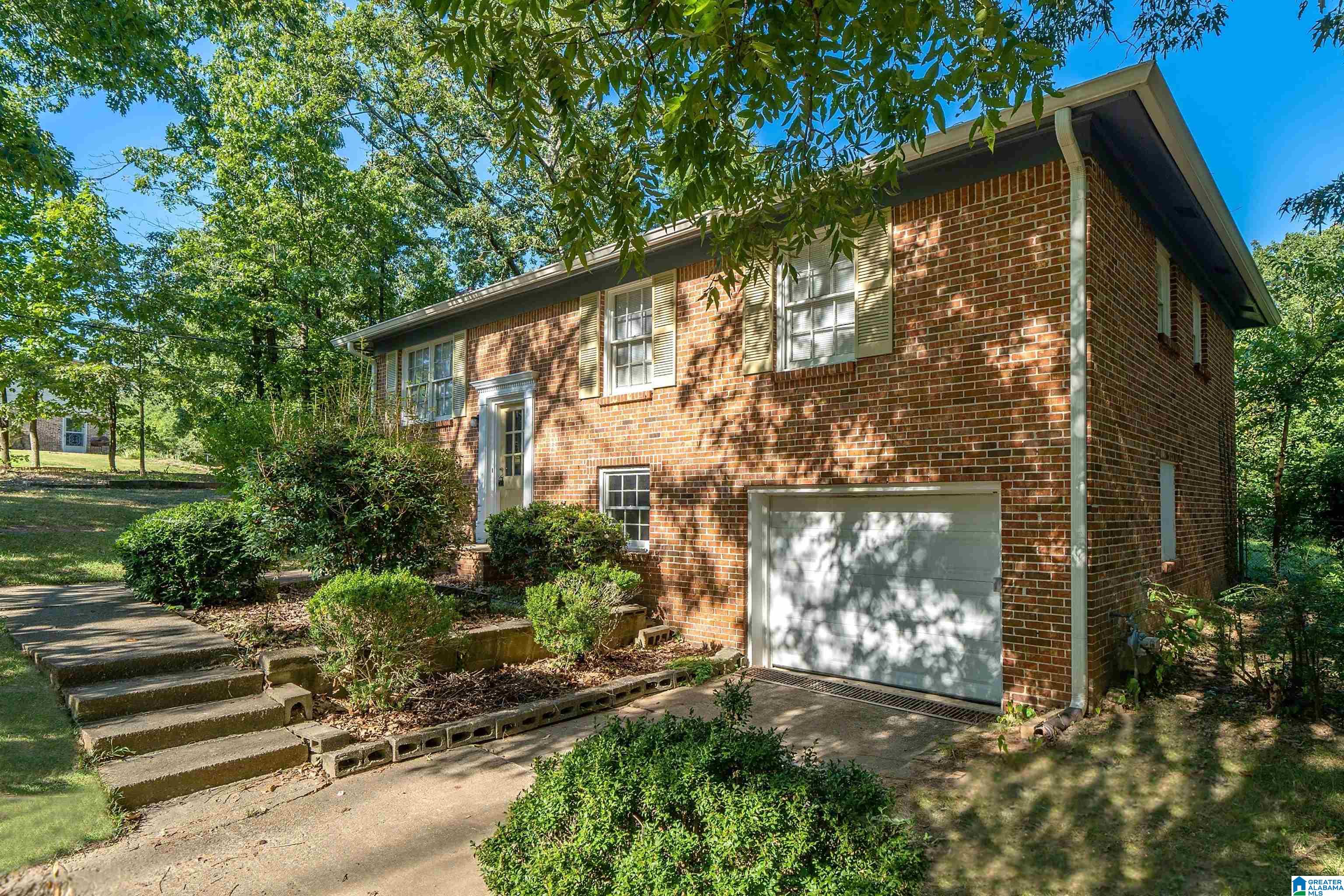 1620 6th Way Northwest Birmingham, AL 35215 - Photo 2 of 25