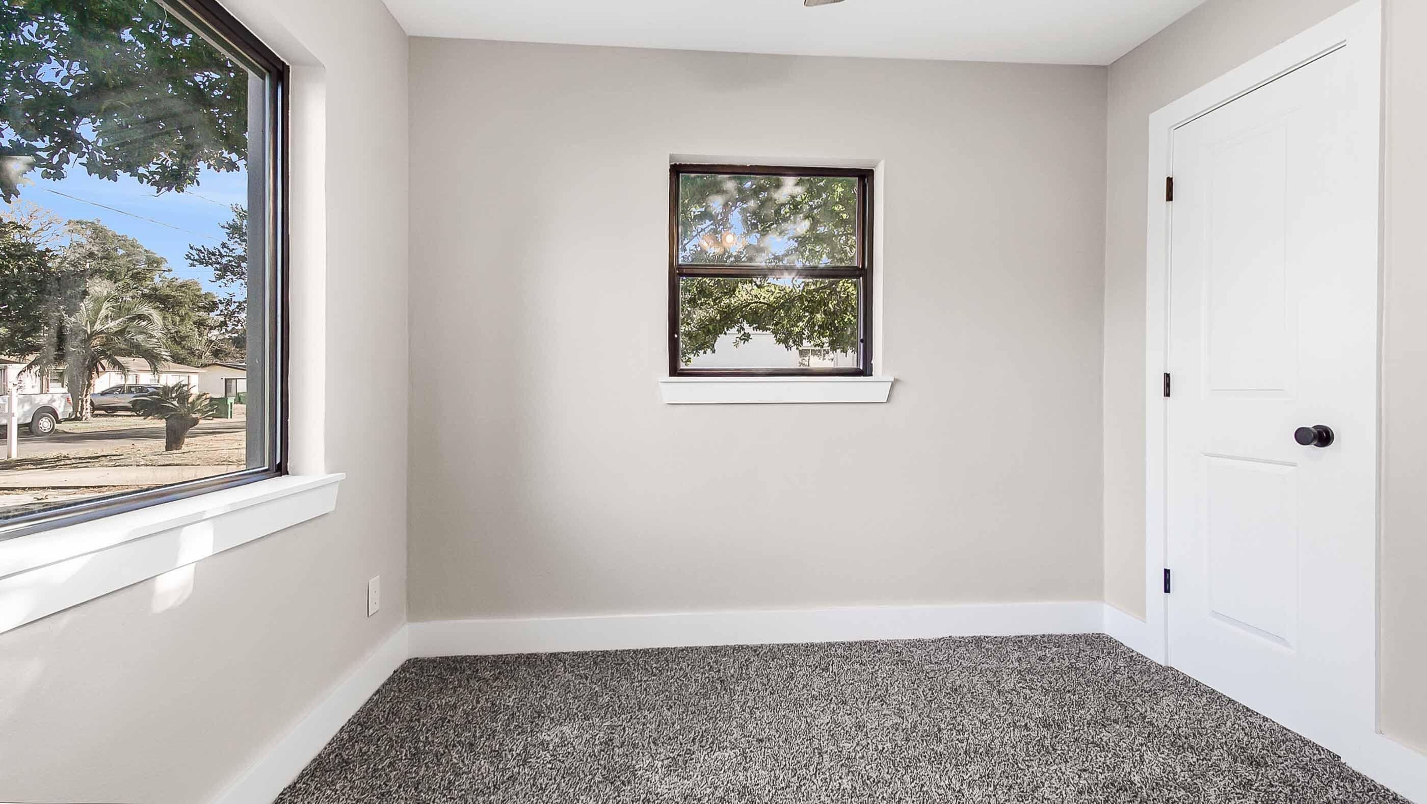 415 Avon Lane Mary Esther, FL 32569 - Photo 22 of 40 an empty room with windows