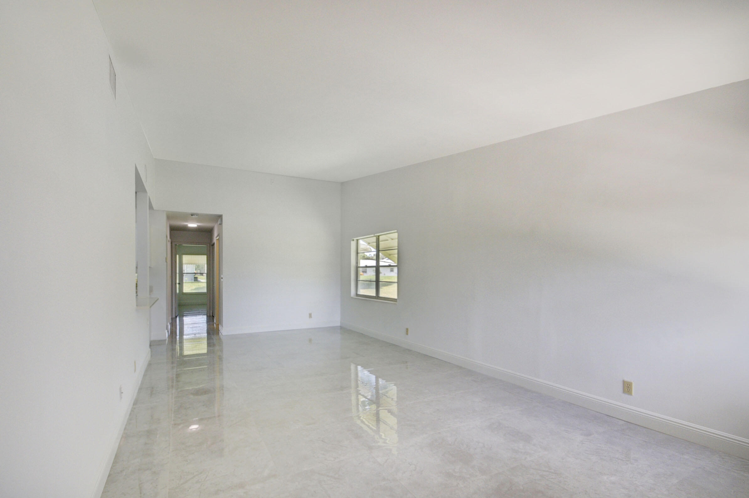 3355 Belleville Road West Palm Beach, FL 33417 - Photo 20 of 56 View of L/D & Hallwayand