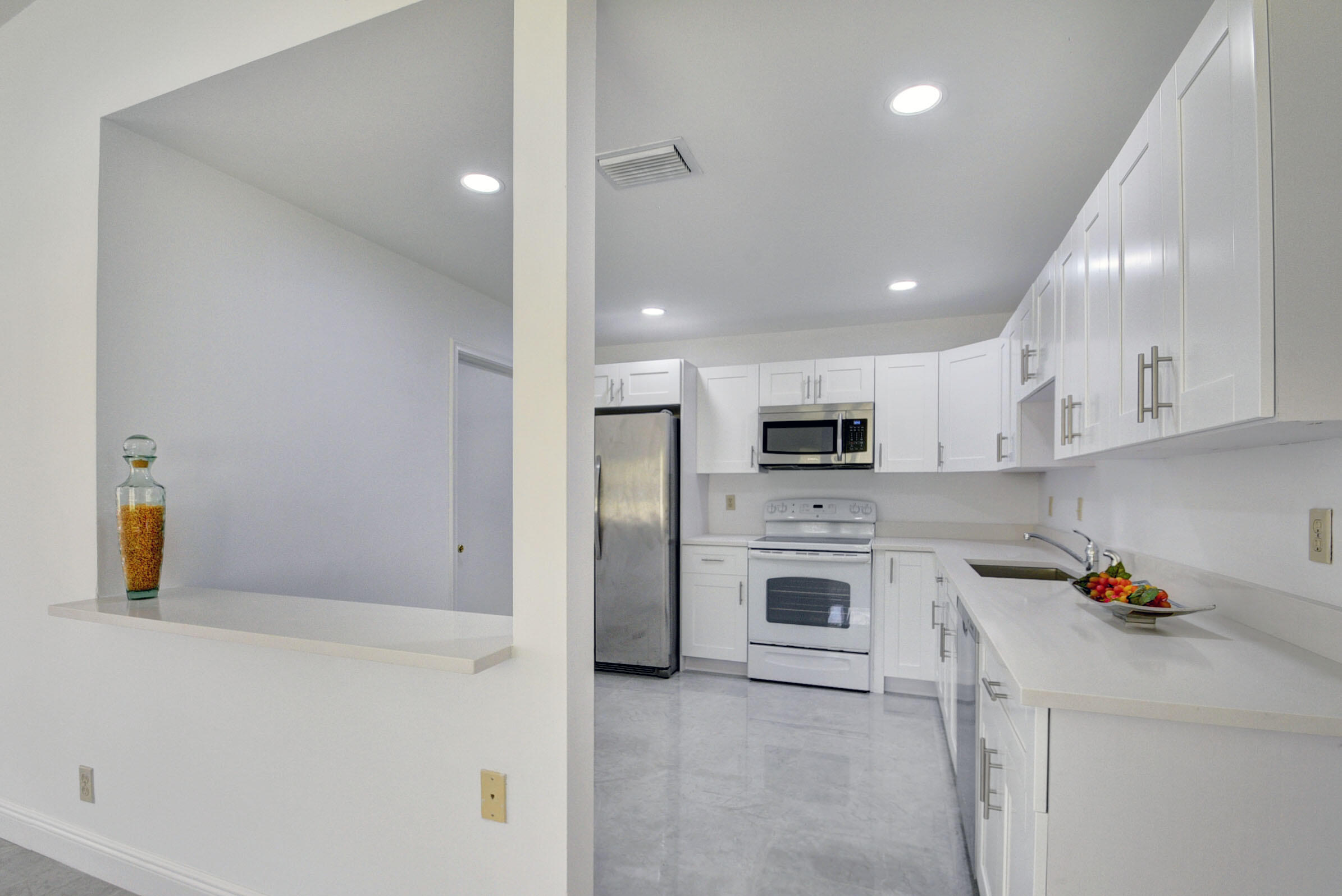 3355 Belleville Road West Palm Beach, FL 33417 - Photo 6 of 56 Kitchen