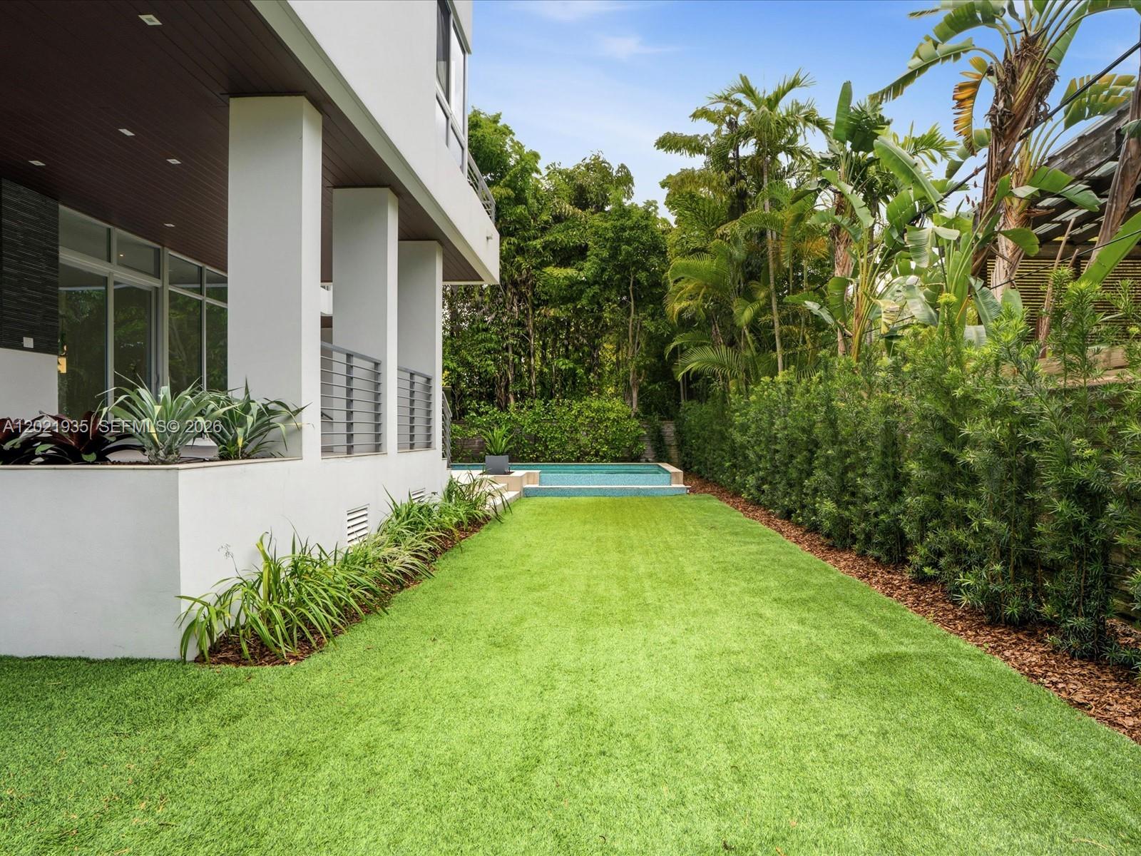 125 Hampton Lane Key Biscayne, FL 33149 - Photo 19 of 81