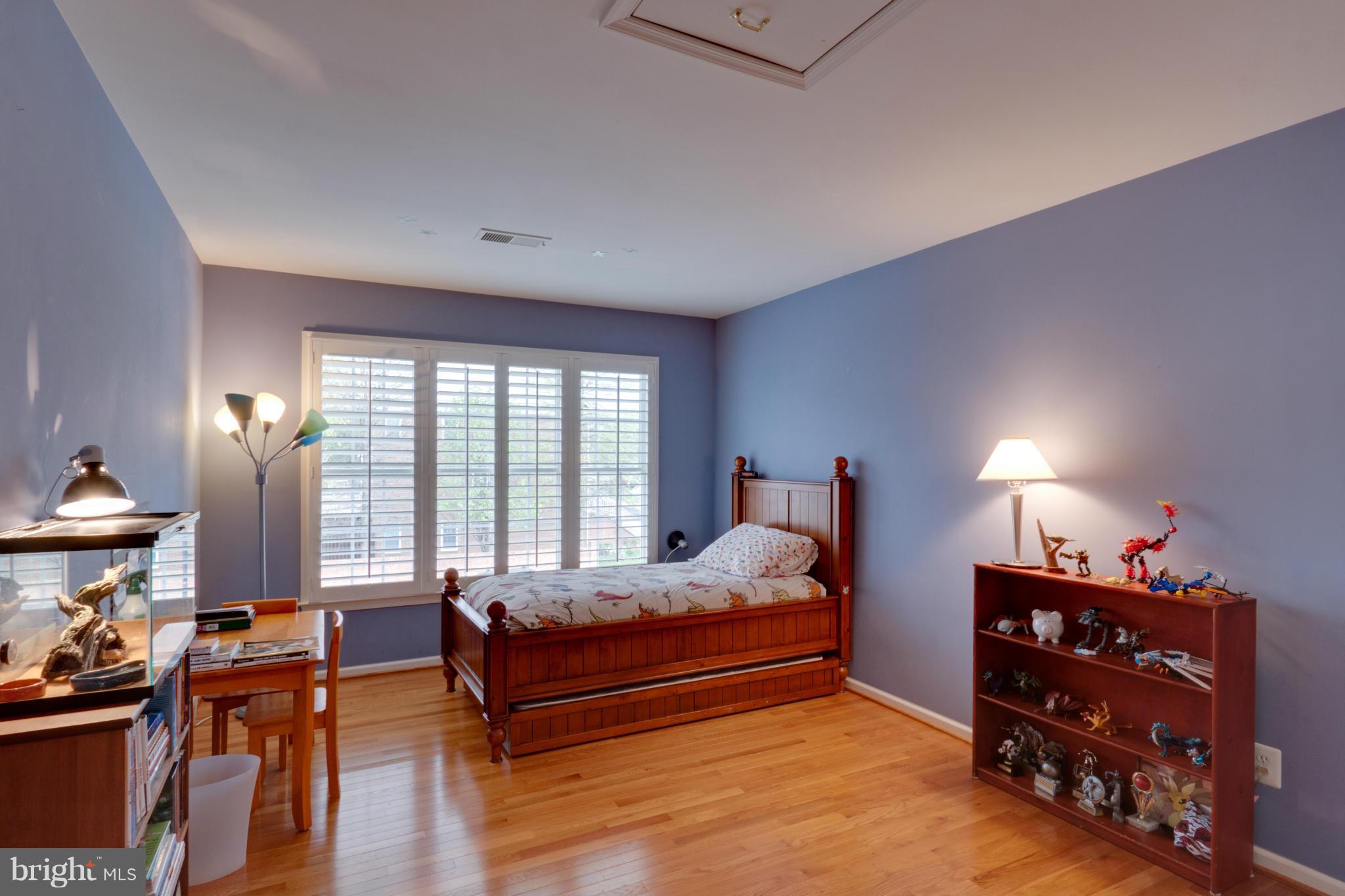 502 Roland Street Southwest Vienna, VA 22180 - Photo 20 of 30 Bedroom